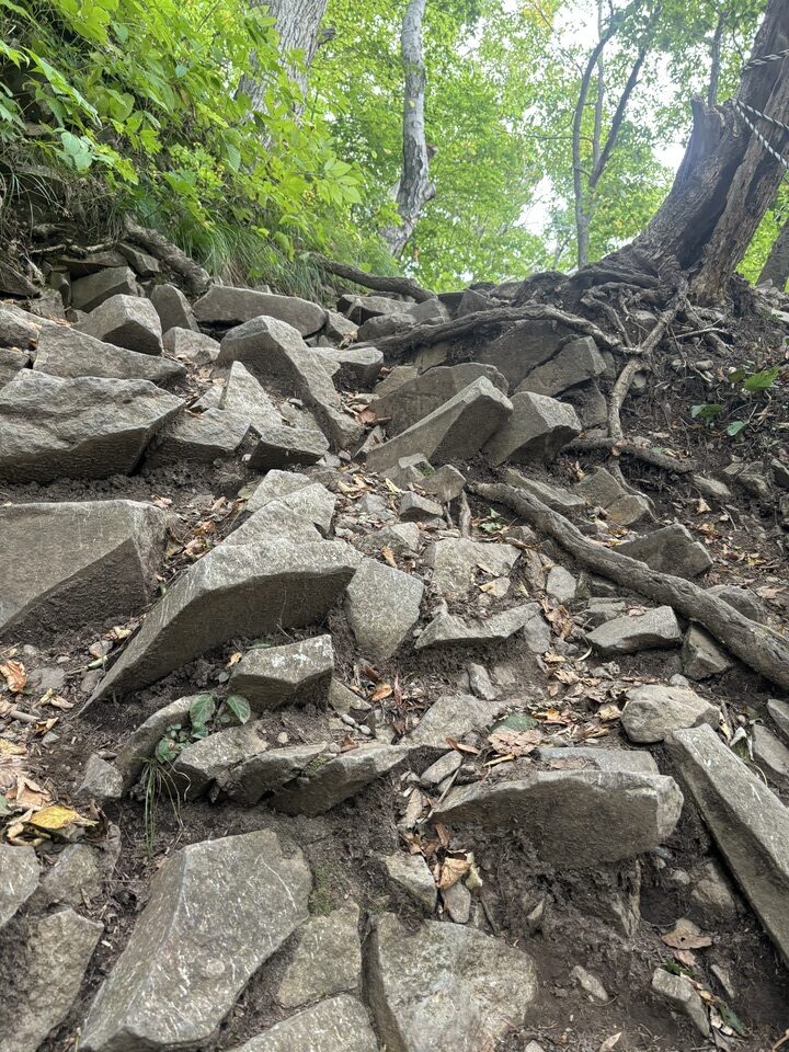 藻岩山の岩場